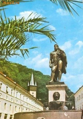 CP 212-62 Baile Herculane. Statuia lui Hercule -marca fixa - circulata 1971 -starea care se vede foto
