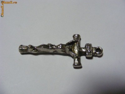 CRUCIFIX ARGINTAT IN RELIEF IMPOZANT foto
