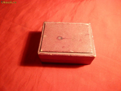 Cutie veche pt. Medalie ,carton , 4,8 x 6 cm foto