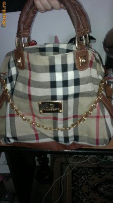 geanta burberry foto