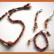 Set bijuterii (bijuterie) handmade: colier, bratara, breloc chei si telefon, din margele lemn, pandantiv sticla, snur piele lucrate (lucrata) manual