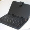 Tastatura tablete 7&quot; husa cu tastatura incorporata tip MAPA , conectare USB + Stilus Pen, special pentru tableta pc cu android.