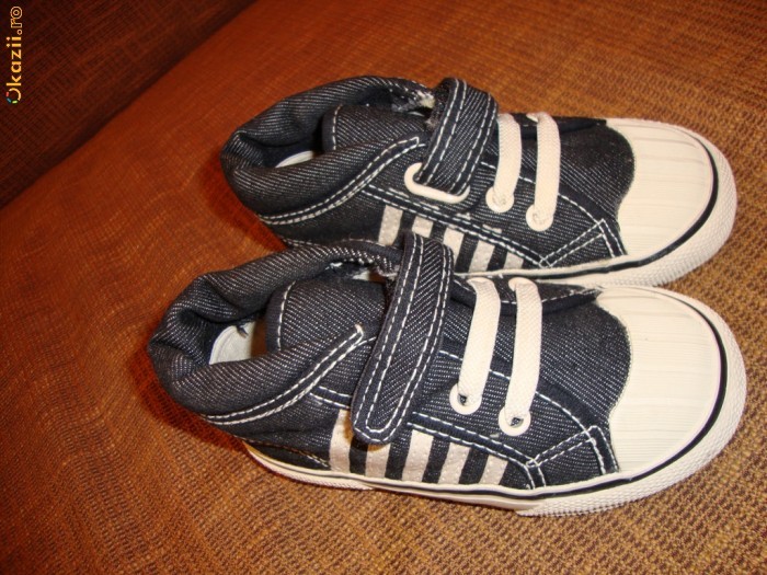 Tenesi KENNEDY mas 25 bascheti adidas ptr copii foto mare Tenesi KENNEDY mas 25 bascheti adidas ptr copii foto mare