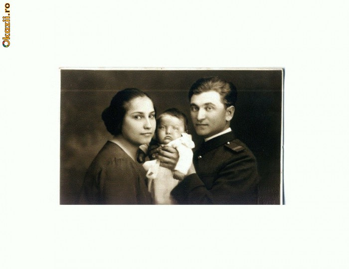 H FOTO 100 Ofiter cu familia -Julietta 1928 -sepia -necirculata.