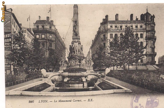 carte postala(ilustrata)-LYON-Le Monument Carnot