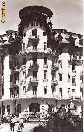 CP204-67 Govora -Sanatoriul balnear -Pavilionul central -RPR -carte postala, circulata 1965 -starea care se vede