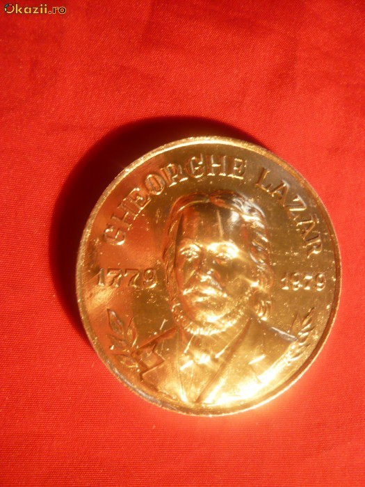 Placheta GHEORGHE LAZAR - 1979 - metal aurit , d=5cm.