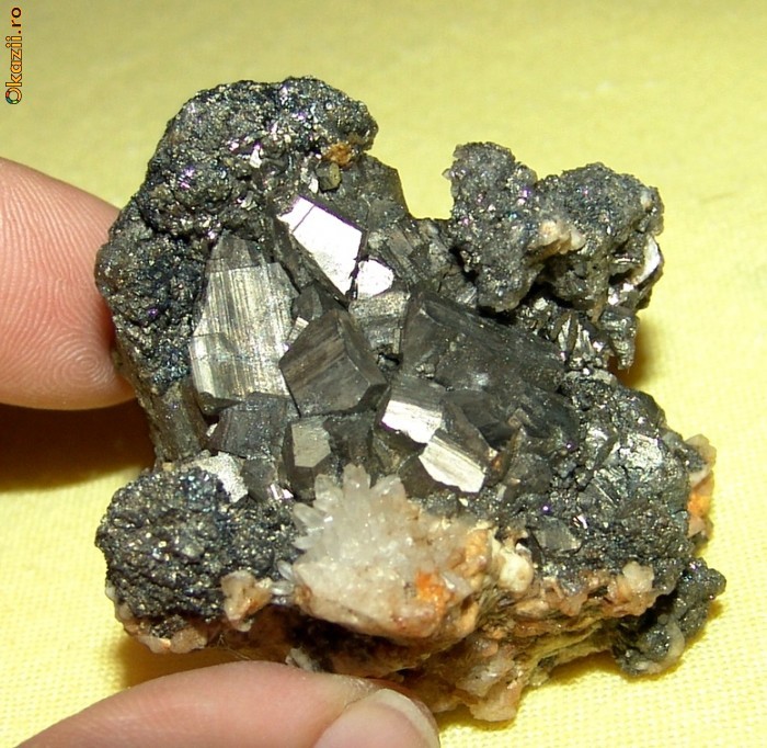 Vand Flori De Mina Pirita Calcopirita Cuart Cristale Mici