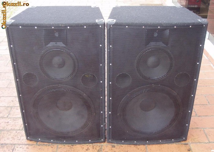 Dynacord Powermate 2x500 +2 boxe Celestion CR 183 ,3 cai, 500 W RMS foto mare Dynacord Powermate 2x500 +2 boxe Celestion CR 183 ,3 cai, 500 W RMS foto mare
