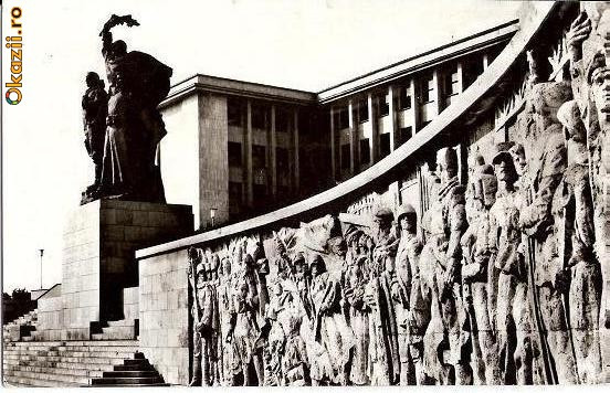 CP 210-88 Bucuresti -Monumentul Eroilor Patriei -circulata 1970 -starea care se vede