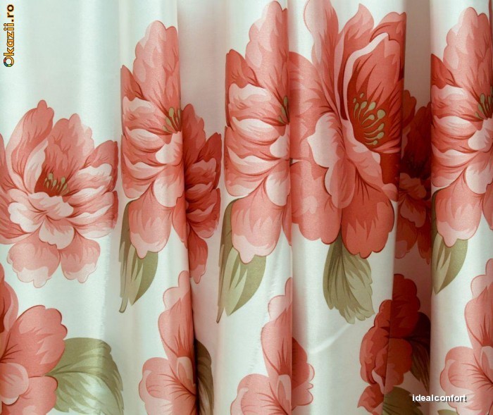 Draperie Draperii Alb Satinat Cu Imprimeu Flori Mari Rosii