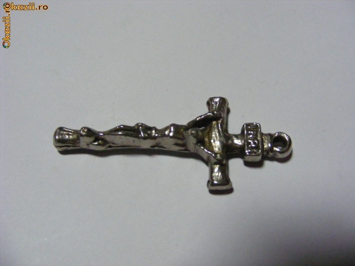 CRUCIFIX ARGINTAT IN RELIEF IMPOZANT CRUCIFIX ARGINTAT IN RELIEF IMPOZANT