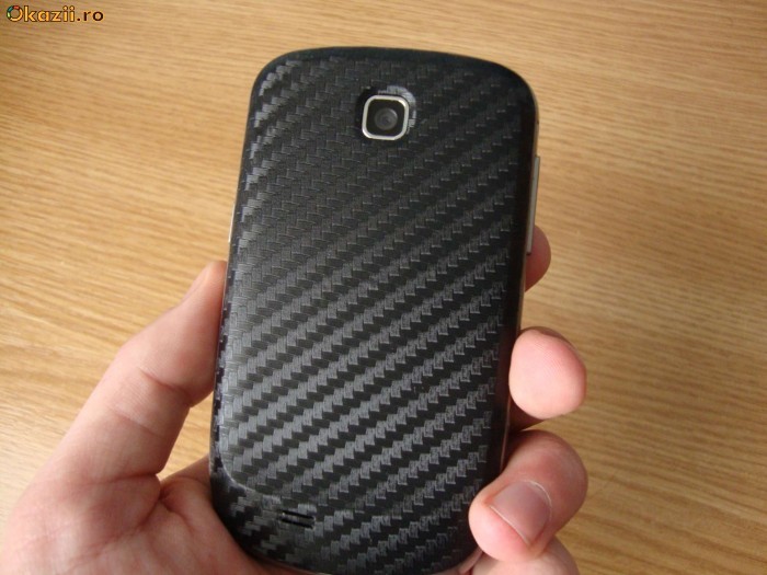 Montez folie carbon pentru telefoane foto mare Montez folie carbon pentru telefoane foto mare