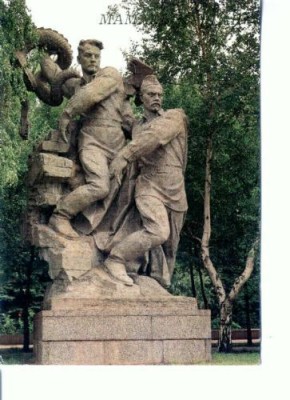 CP-24 Tematica perioada proletcultista -01 -Monument Stalingrad foto