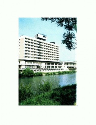 CP142-83 Oradea -Hotel Dacia -circulata 1976 foto