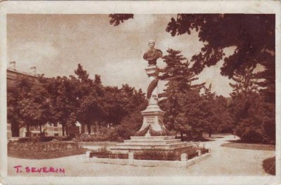 Turnu Severin ,monumentul imparatului Traian, anterior 1947 foto