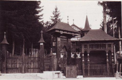 Baile Sovata-porti de lemn sculptate,1935 foto