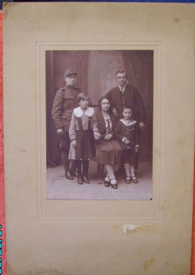 Foto pe carton , Familie , militar , Galati , interbelica foto