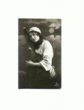 G FOTO-72 -Tanara cu chitara -circulata 31 Dec 1922 ?