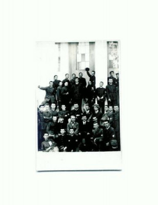 F FOTO-40 -Grup de elevi in tinuta de epoca -datata 1928 foto