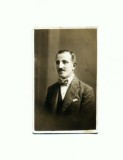 H FOTO 07 Barbat in tinuta de epoca -antebelica