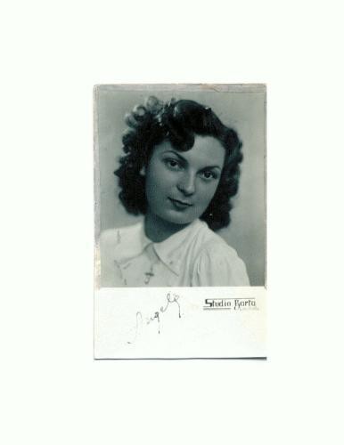 D FOTO 32 -Angela, anul II de studentie -Studio Barta, Constanta D FOTO 32 -Angela, anul II de studentie -Studio Barta, Constanta