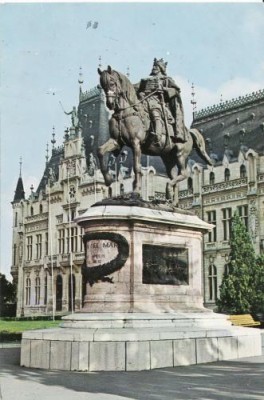 Iasi-Statuia lui Stefan cel Mare 2 foto