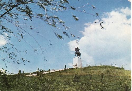 Vaslui (Podul Inalt)-Statuia lui Stefan cel Mare Vaslui (Podul Inalt)-Statuia lui Stefan cel Mare