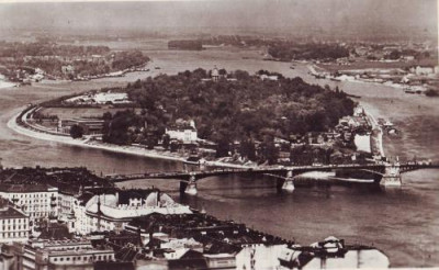 Ungaria Budapesta vedere generala cu podul Margit, circ 1948 foto