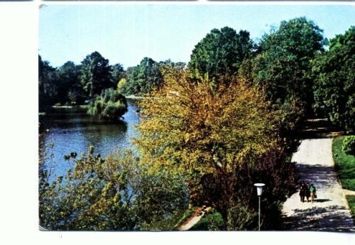 CP69-44 -Craiova-Vedere din Parcul Poporului (circulata1970) CP69-44 -Craiova-Vedere din Parcul Poporului (circulata1970)