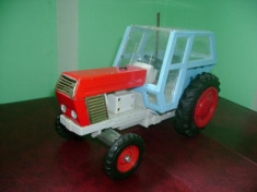 TRACTOR DIN TABLA + PLASTIC foto