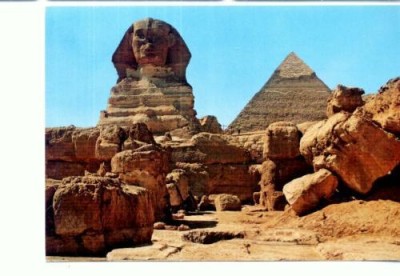 CP04-Egypt- Giza- The great Sphinx and Khefreh pyramid foto