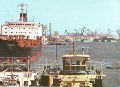 V37 Nave in portul Galati circulat 1987 foto
