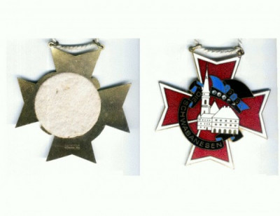 107 Medalie DIE SCHWABANESEN 1969 -cu email +3 cristale -asemanatoare Crucii de Malta (masonica?) foto