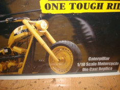 OFERTA-1/10 Motocicleta CATERPILLAR foto