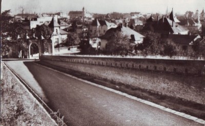 R2562 Alba Iulia Intrare in cetate circulat 1962 RPR foto