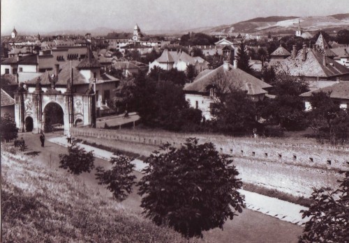 R2565 Alba Iulia Poarta Cetatii necirculat RPR R2565 Alba Iulia Poarta Cetatii necirculat RPR