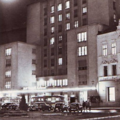 R2952 Brasov Hotel Carpati circulat 1965 masini epoca