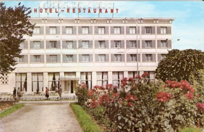 R2206 Bacau Hotelul Bistrita circulat 1963 RPR foto