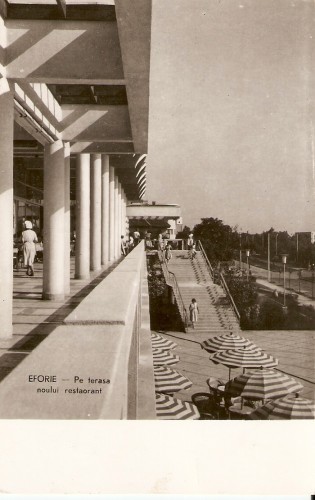 R3872 RPR Eforie, Pe terasa noului restaurant,circulat 1958 R3872 RPR Eforie, Pe terasa noului restaurant,circulat 1958