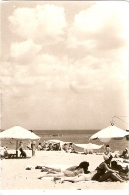 R3894 RPR Eforie, pe plaja, circulat 1957 foto