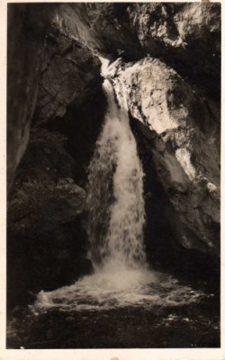 Cascada Lacu Rosu foto