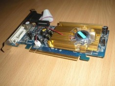 Nvidia GeForce 7300 SE/7200 GS PCI Express foto