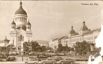 YR03477 cluj catedrala ortodoxa monumentul ostasului sovietic masini de epoca foto
