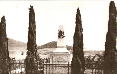R4330 AIUD Monumentul eroilor de la Miraslau foto