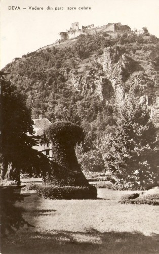 R3762 DEVA Vedere din parc spre cetate CIRCULAT R3762 DEVA Vedere din parc spre cetate CIRCULAT