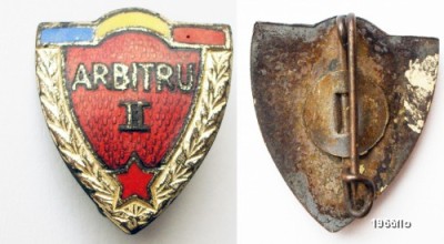 INSIGNA ARBITRU CATEGORIA II - ANII 50 - RARA ** foto