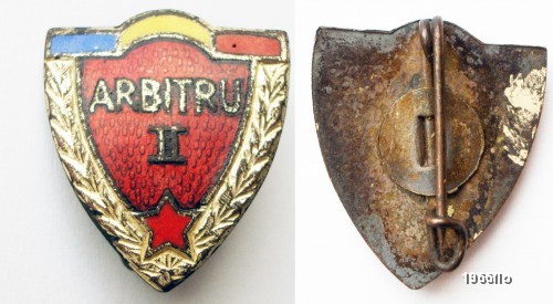 INSIGNA ARBITRU CATEGORIA II - ANII 50 - RARA ** INSIGNA ARBITRU CATEGORIA II - ANII 50 - RARA **