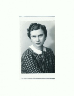 M FOTO 61 Familiei Valeriu Penes, Victorina -Braila -1942 foto