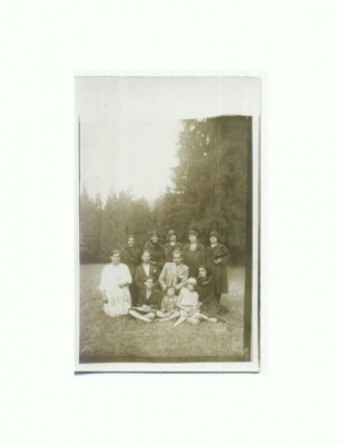 M FOTO 66 Grup in tinuta de epoca, amintire din Noua 1930 foto